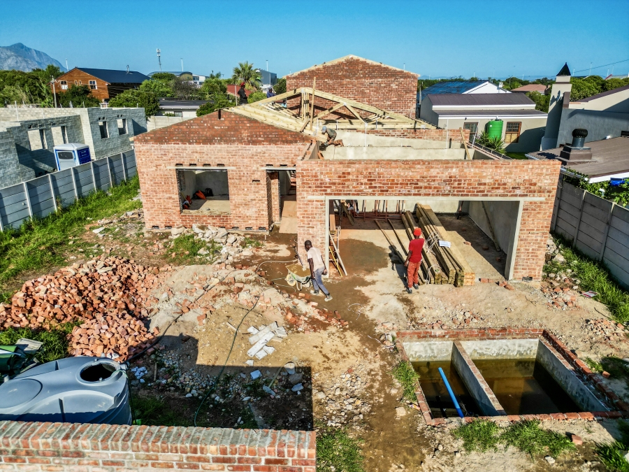 3 Bedroom Property for Sale in Sandbaai Western Cape